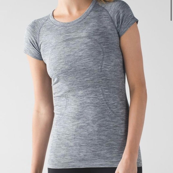 Lululemon Swiftly Tech Short Sleeve Crew. Size 8, Heathered Slate - Picture 1 of 3